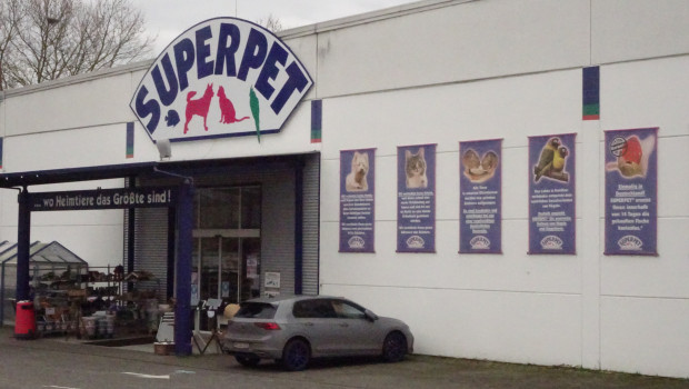 The three large stores of Superpet are to be converted to Fressnapf XXL stores. In the picture: the store in Hattersheim.