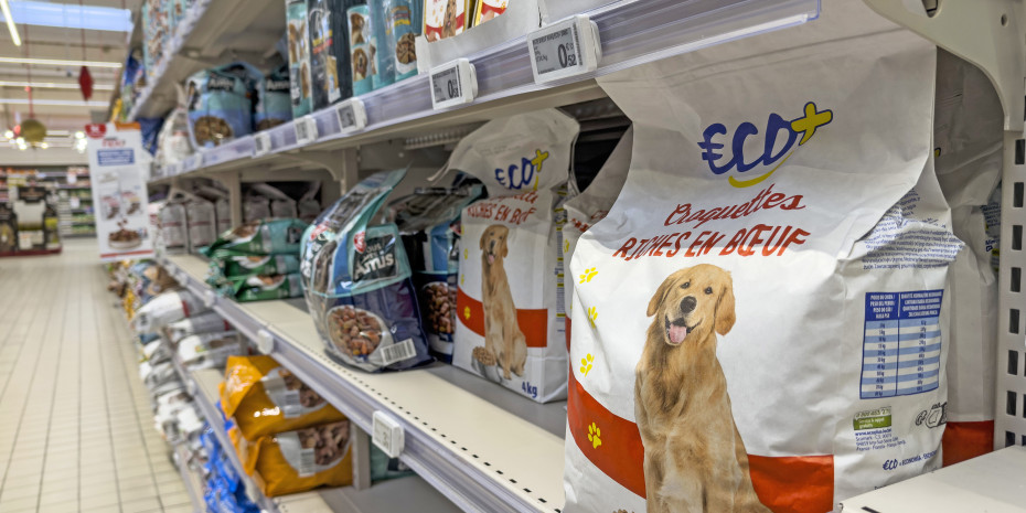 Private-label pet food and other brands in an E.Leclerc supermarket in Cherbourg-Querqueville.