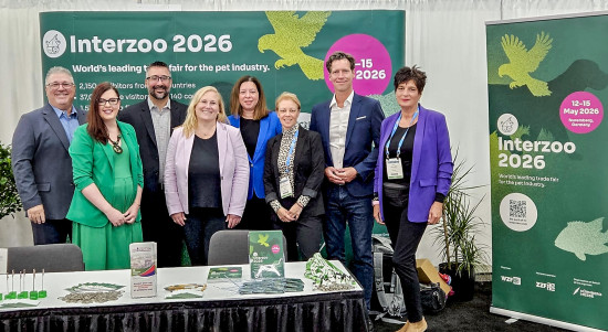 WZF managing director Gordon Bonnet (2nd from right) and Interzoo exhibition director Rowena Arzt (4th from left) with their team at the Interzoo stand. WZF managing director Gordon Bonnet (2nd from right) and Interzoo exhibition director Rowena Arzt (4th from left) with their team at the Interzoo stand.