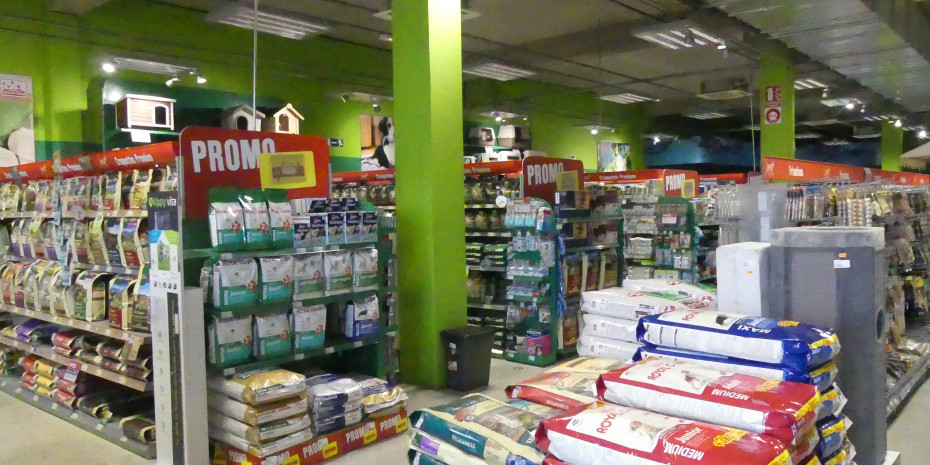 As is the case everywhere in France, dry food dominates the pet food range at Maxi Zoo France.
