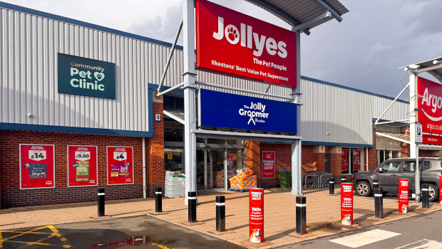 Price Offensive: Jollyes is cutting the price of over 600 products, thereby strengthening its position as the only discount retailer of pet supplies.