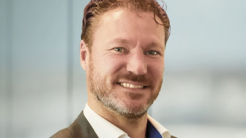 Arjan van Waes takes over at IQI