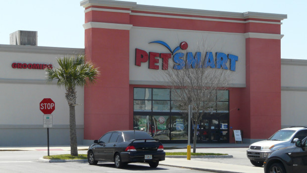 PetSmart operates over 1 500 locations in North America.