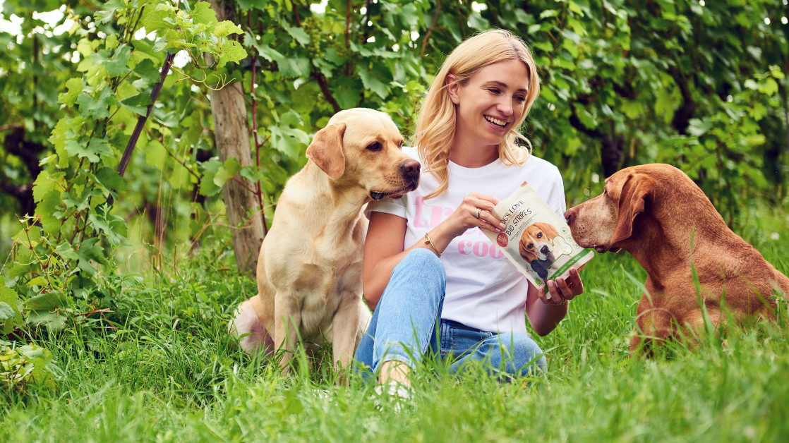 How DOG’S LOVE takes care of Mother... petworldwide