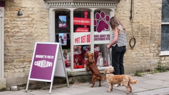 Carnilove opens its first UK travel agency